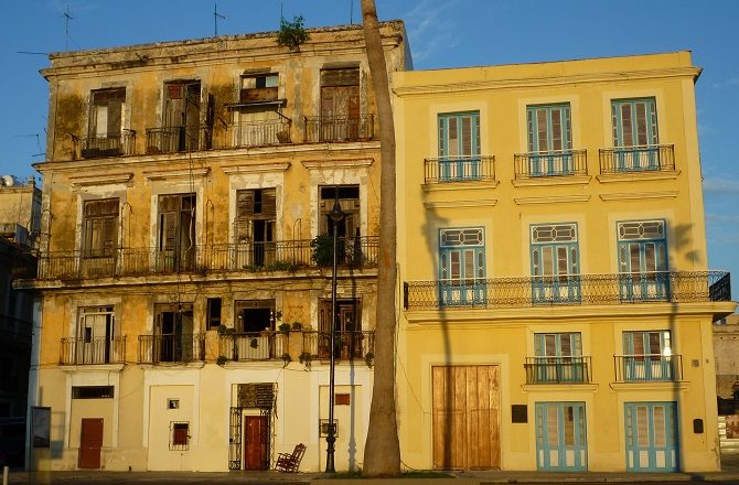 Flights operate daily between Havana & Cancun