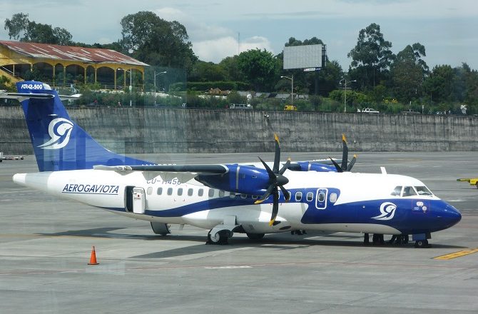 A Gaviota charter flight at La Aurora International Airport, Guatemala City