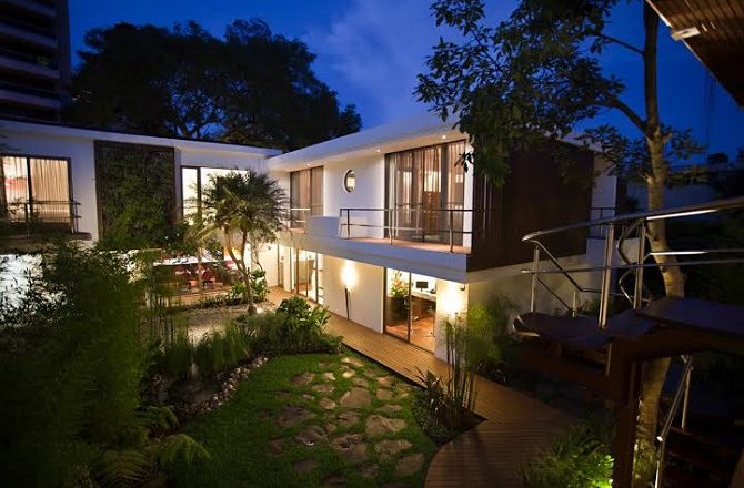 The garden of La Inmaculada hotel in Guatemala City