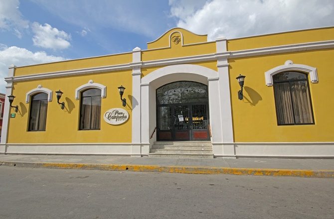 The front entrance of the Hotel Plaza Campeche