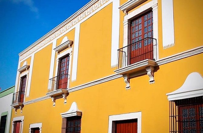 The exterior of the Hotel Socaire in Campeche