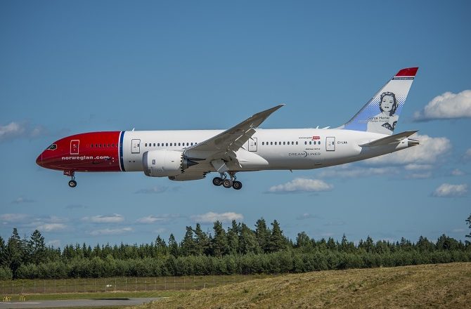 A Norwegian 787 coming in to land