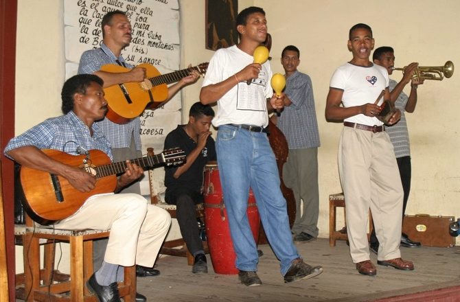 A live band playing in Baracoa