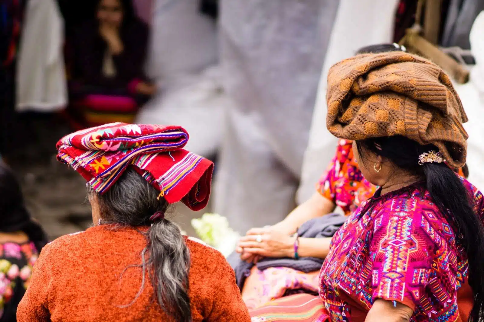 https://www.beyondtheordinary.co.uk/wp-content/uploads/2019/06/Chichicastenango-Guatemala-Women-Blankets-Heads-1600x1067.jpeg.webp