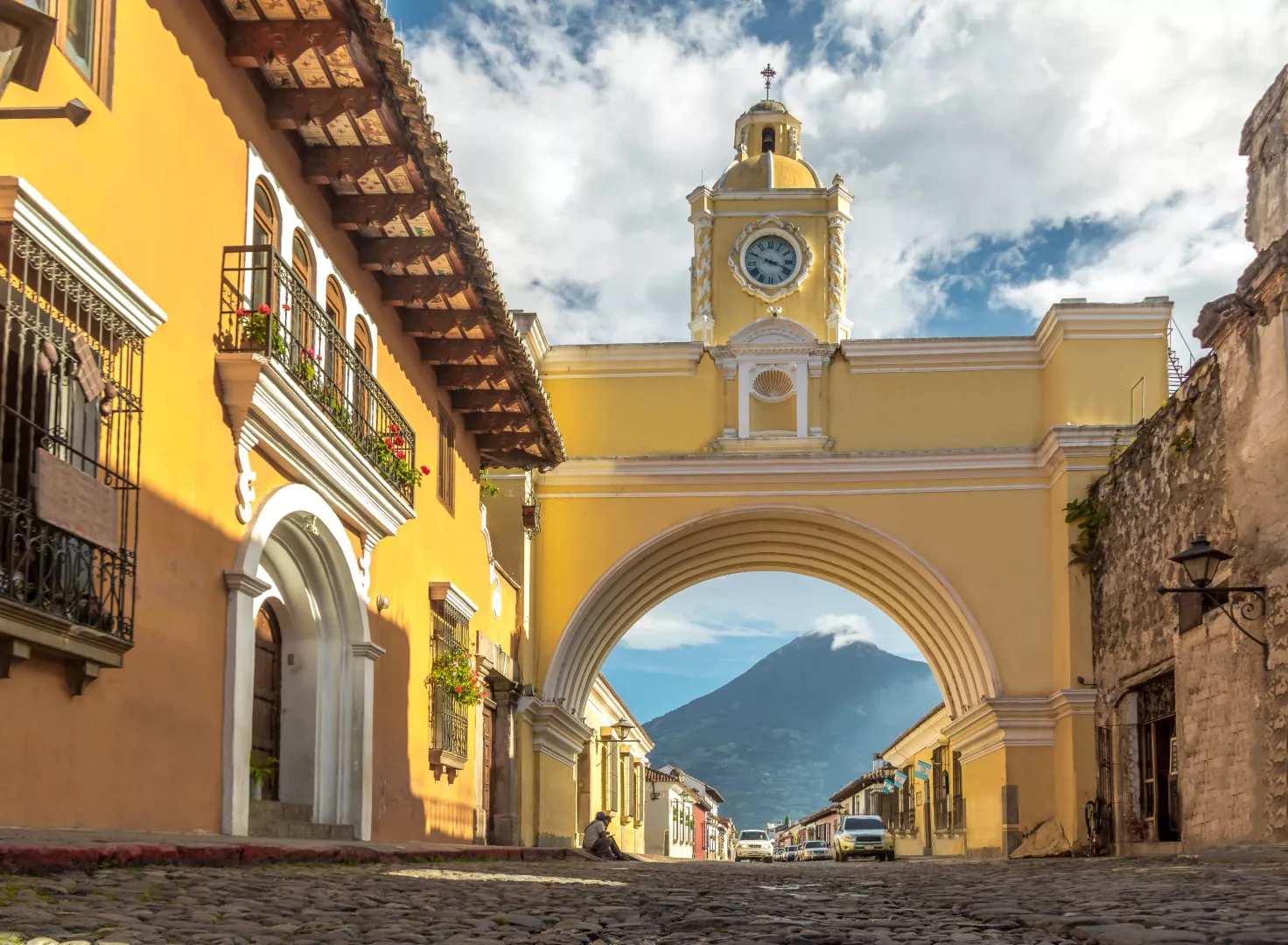 Arco de Santa Catalina Antigua Guatemala Beyond The Ordinary