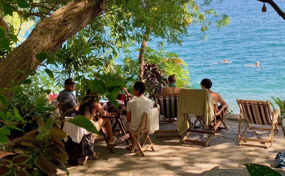 Friends At Apoyo Lagoon