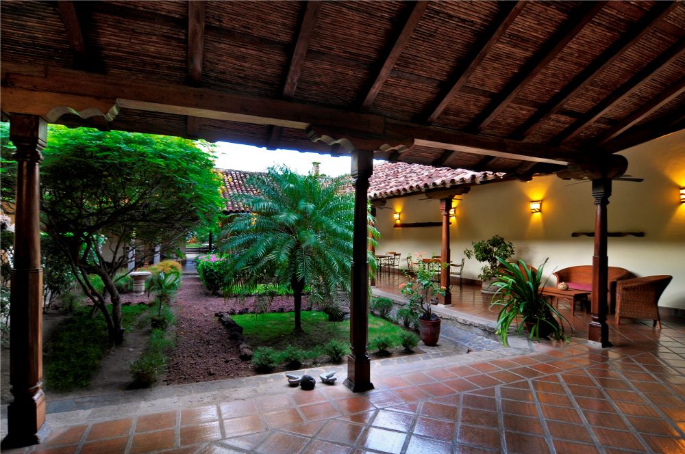 Patio Del Malinche Courtyard